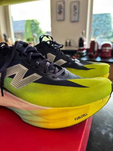 Käytetty New Balance FuelCell SuperComp Elite v5 bike — kuva 3 / 10