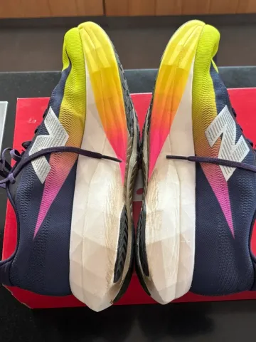 Käytetty New Balance FuelCell SuperComp Elite v5 bike — kuva 8 / 10