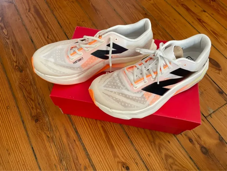 Käytetty New Balance Fuelcell Elite V4 bike — kuva 5 / 7
