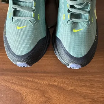 Käytetty Nike Vomero 18 GTX bike — kuva 9 / 15