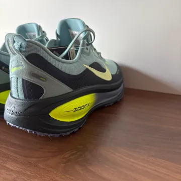 Käytetty Nike Vomero 18 GTX bike — kuva 11 / 15