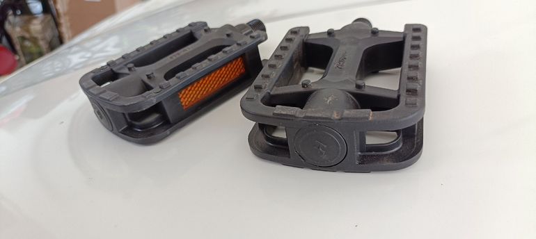Used hf MTB Pedals 2024 bike — image 3 of 4