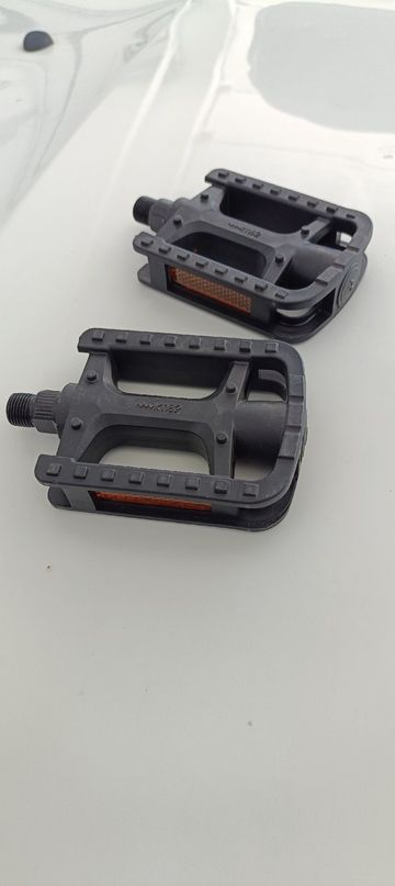 Used hf MTB Pedals 2024 bike — image 1 of 4