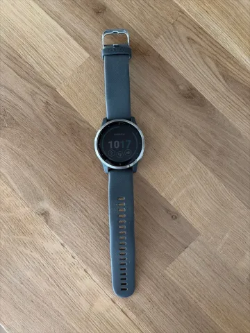 Used Garmin vivoactive 4 bike — image 1 of 3
