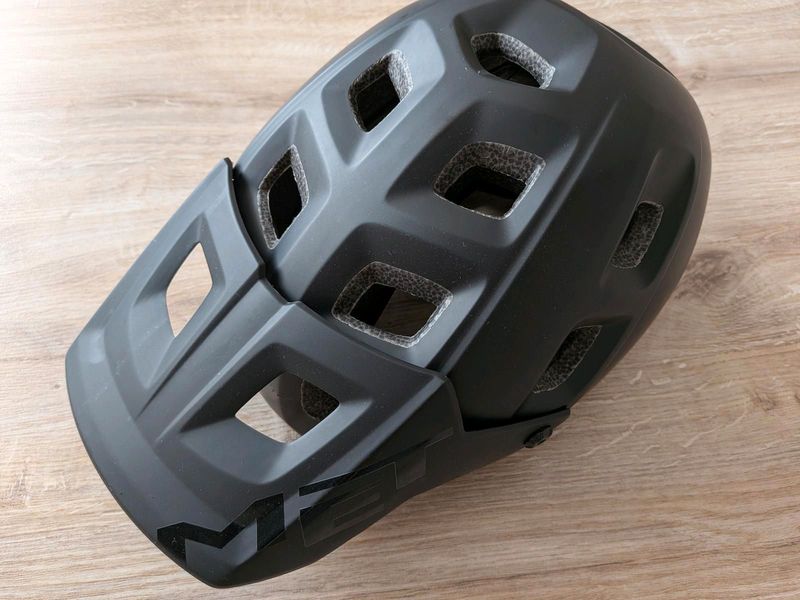 Used MET Terranova Mips Cycling Accessories