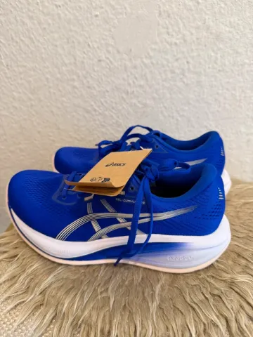 Asics Gel-Cumulus 28 bike usato — immagine 1 di 4