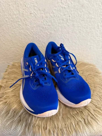 Asics Gel-Cumulus 28 bike usato — immagine 3 di 4