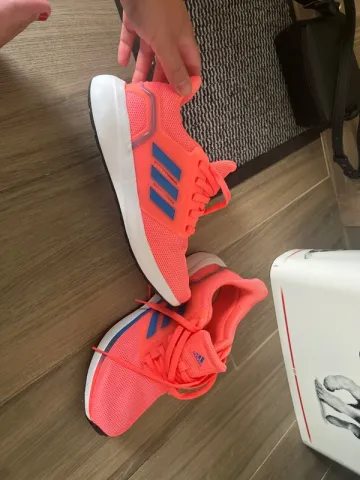 Adidas EQ19 RUN SHOES bike usato — immagine 1 di 7