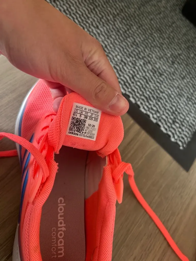Adidas EQ19 RUN SHOES bike usato — immagine 3 di 7
