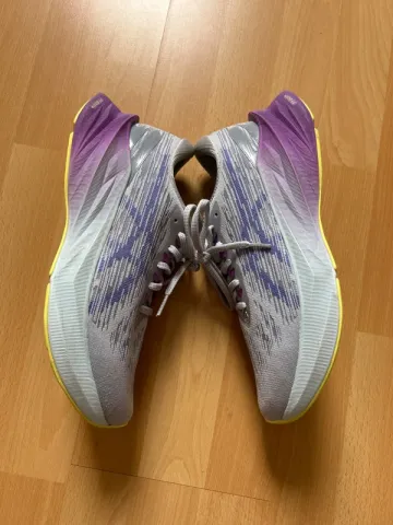 Asics Novablast 3 bike usato — immagine 5 di 8