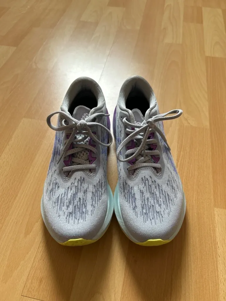 Asics Novablast 3 bike usato — immagine 4 di 8