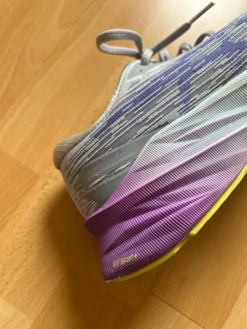 Asics Novablast 3 bike usato — immagine 8 di 8