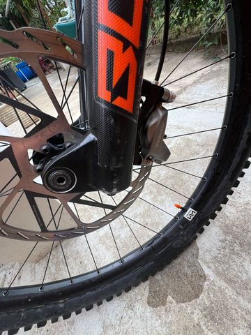 RockShox BoXXer Fork bike usato — immagine 6 di 7