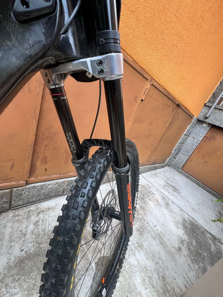 RockShox BoXXer Fork bike usato — immagine 2 di 7