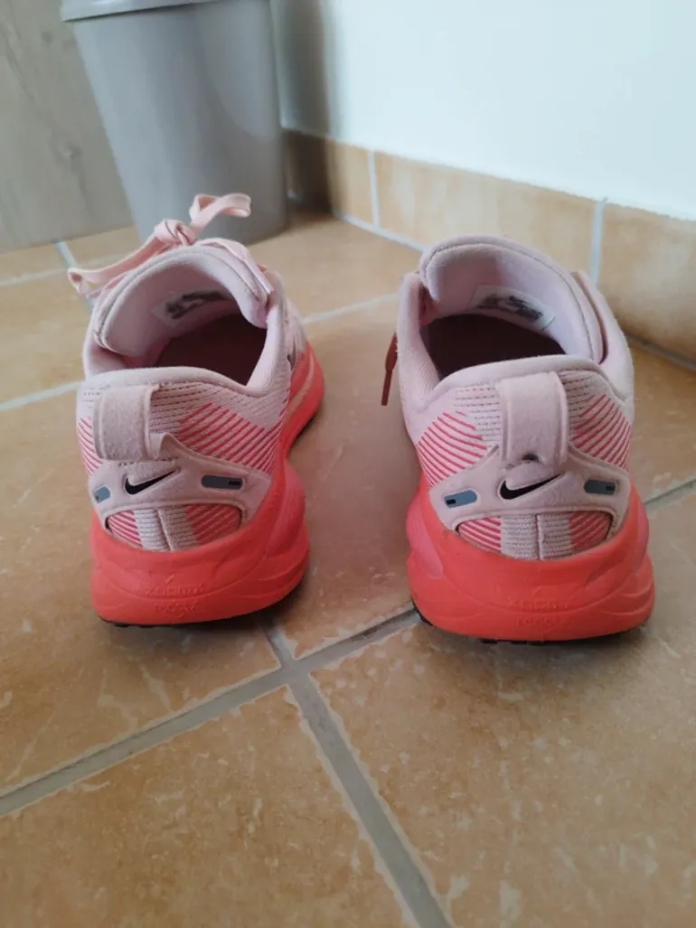 Brugt Nike Vomero 18 bike — billede 4 af 6