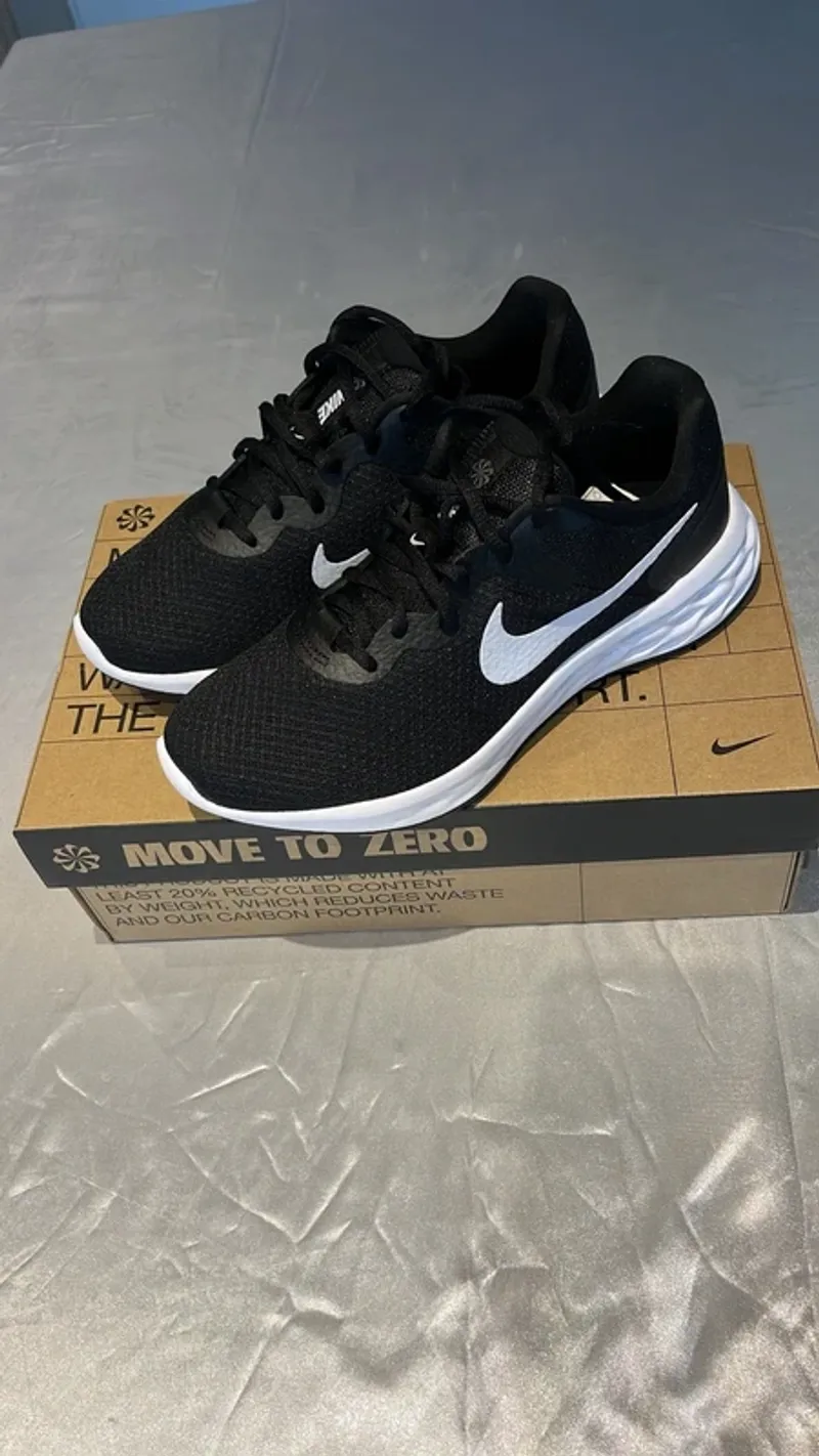 Brugt Nike Revolution 6 Running Shoes
