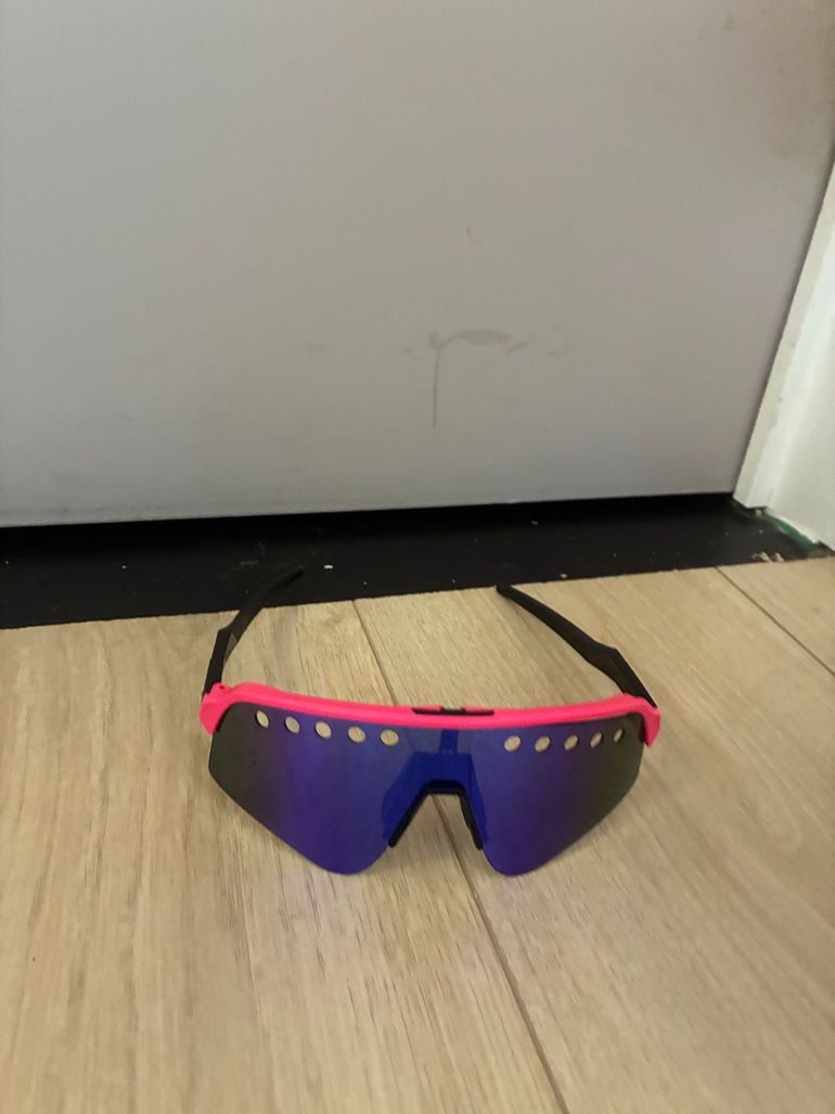 Oakley Sutro Lite 2025 bike usato — immagine 2 di 4