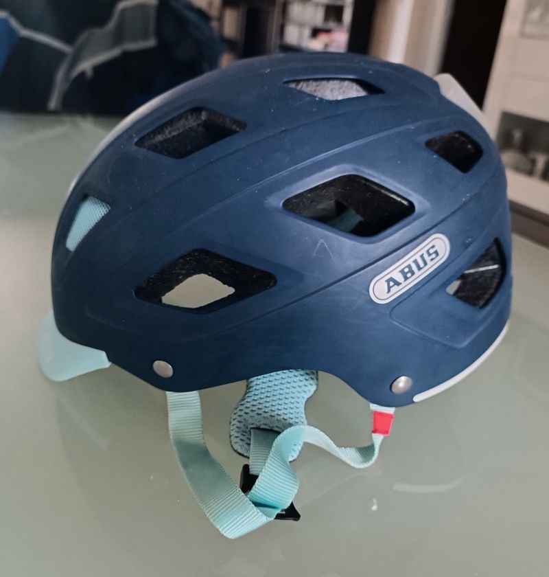 Tweedehands ABUS LED Helmet for Bike and E-Scooter Cycling Accessories