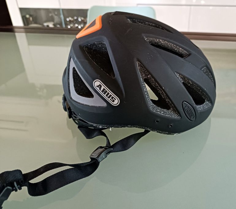 Tweedehands ABUS Casco Bici/Monopattino con LED bike — afbeelding 2 van 10
