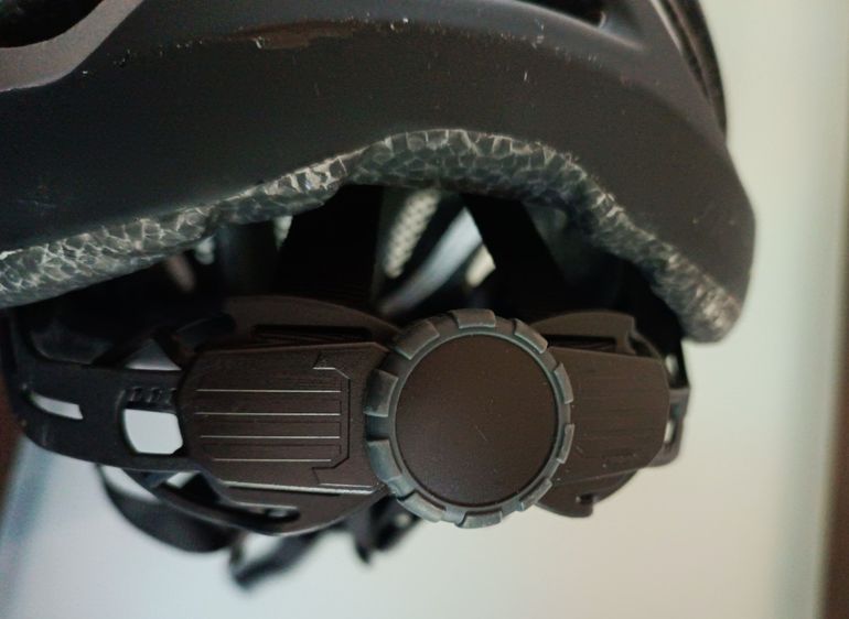 Tweedehands ABUS Casco Bici/Monopattino con LED bike — afbeelding 9 van 10