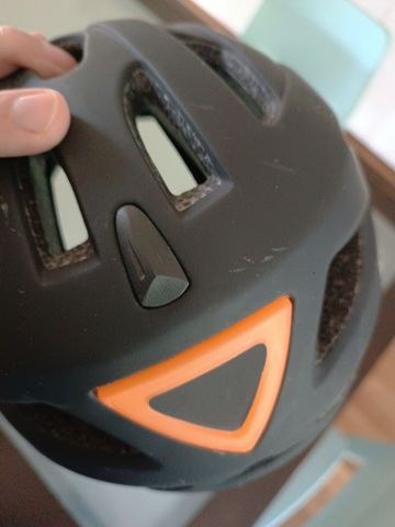 Tweedehands ABUS Casco Bici/Monopattino con LED bike — afbeelding 3 van 10