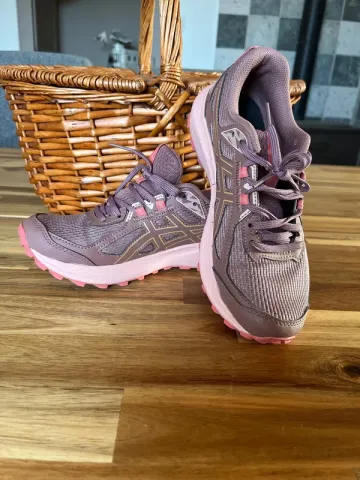 Käytetty Asics Running Shoes bike — kuva 1 / 5
