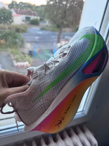 Used Nike Air Zoom Alphafly Next% 3 bike — image 5 of 5
