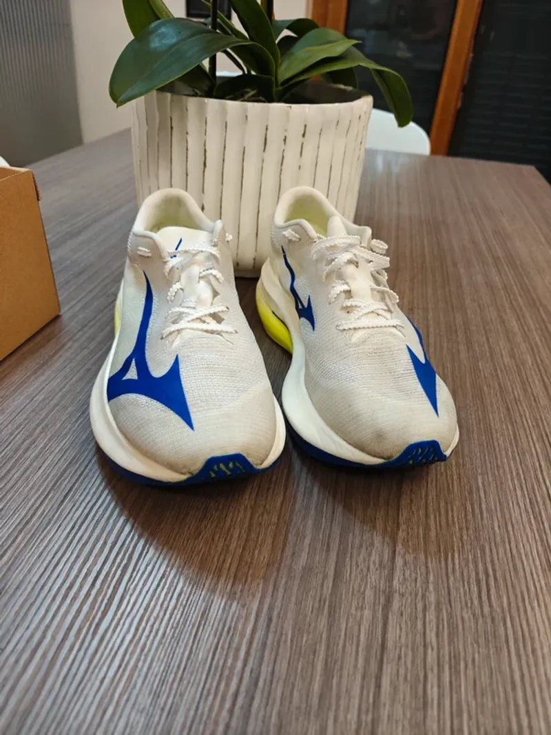 Used Mizuno Hyperwarp Pro 2026 Running Shoes