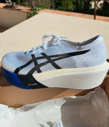 Used Asics Metaspeed Sky Tokyo bike — image 2 of 8