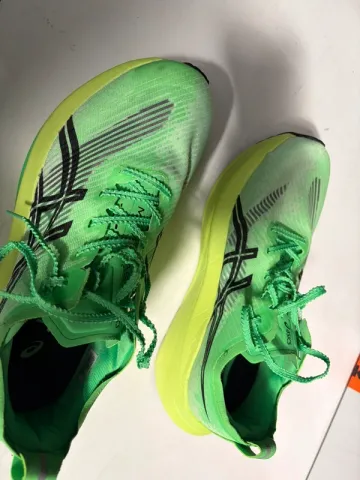 Gebrauchtes Asics Megablast bike — Bild 1 von 8