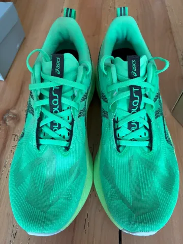 Używany Asics Novablast 5 bike — zdjęcie 1 z 3