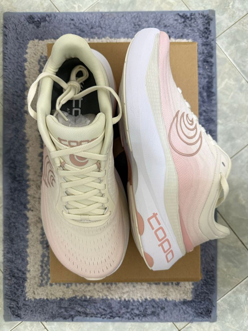 Used Topo Athletic topo Running Shoes