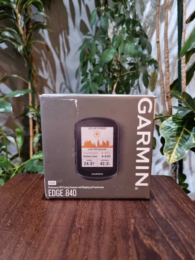 Used Garmin Edge 840 Solar Cycling Accessories