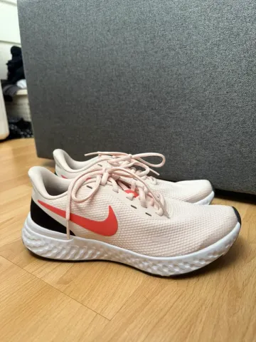 Käytetty Nike Révolution bike — kuva 1 / 4
