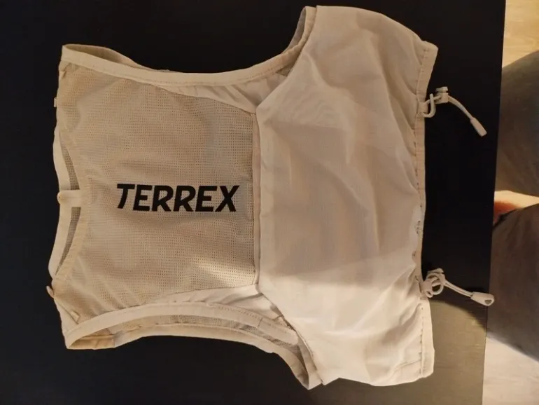 Käytetty Adidas Terrex 5l bike — kuva 3 / 4