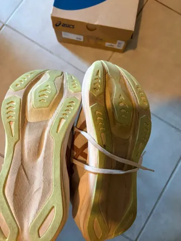 Käytetty Asics Novablast 6 bike — kuva 4 / 5