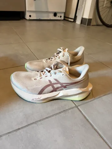 Käytetty Asics Novablast 6 bike — kuva 2 / 5