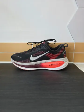 Käytetty Nike Vomero 18 bike — kuva 10 / 14