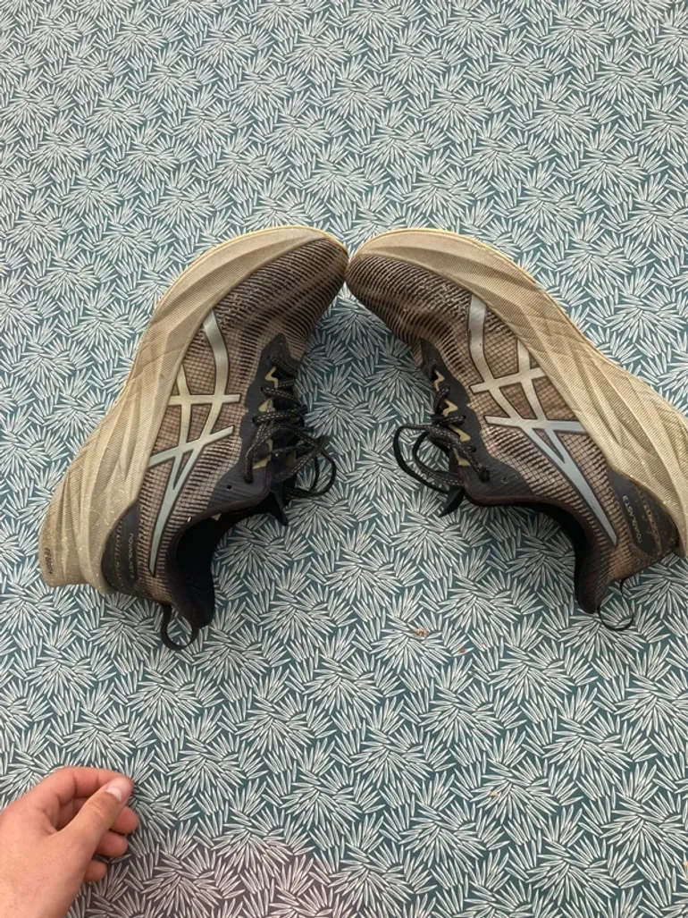 Käytetty Asics Novablast bike — kuva 3 / 7