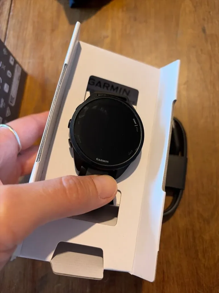 Used Garmin Forerunner 165 Music bike — image 2 of 4