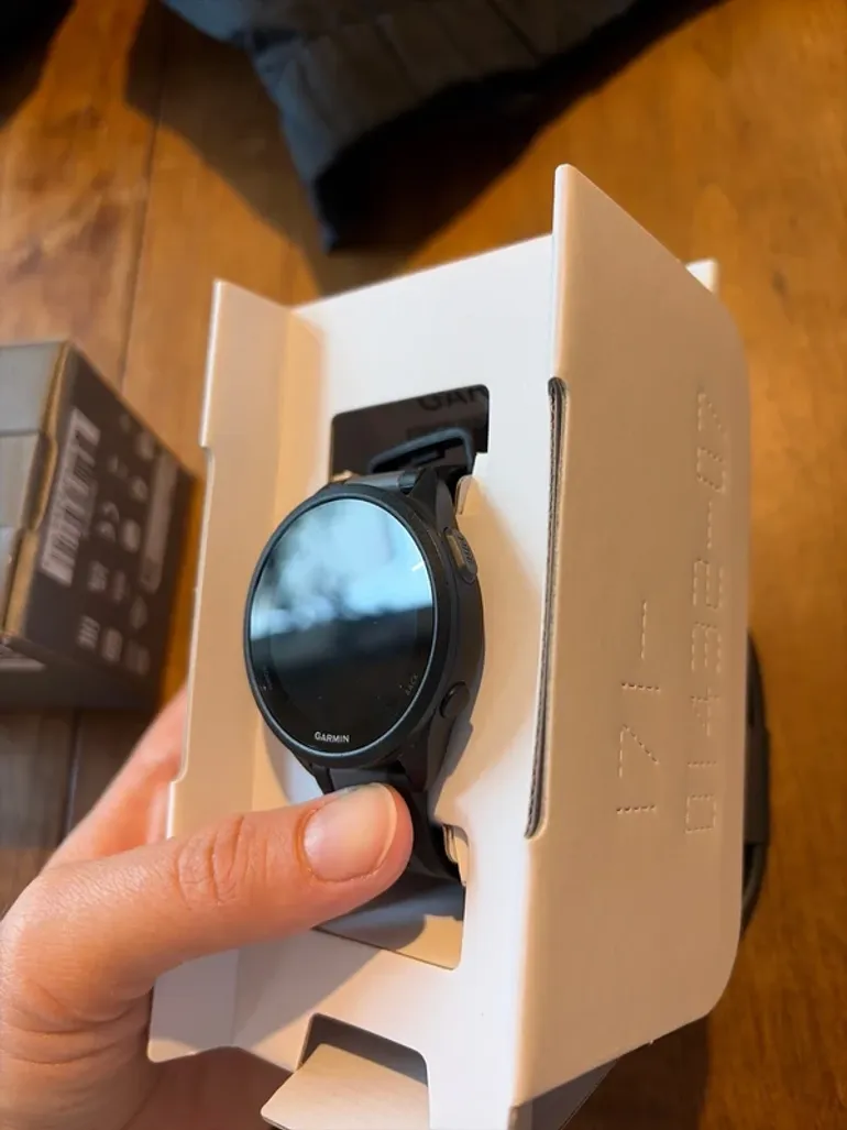 Used Garmin Forerunner 165 Music bike — image 3 of 4