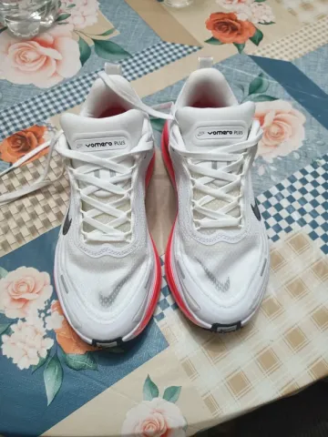 Used White Vomero Plus bike — image 2 of 9