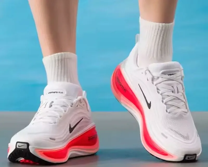 Used White Vomero Plus Running Shoes