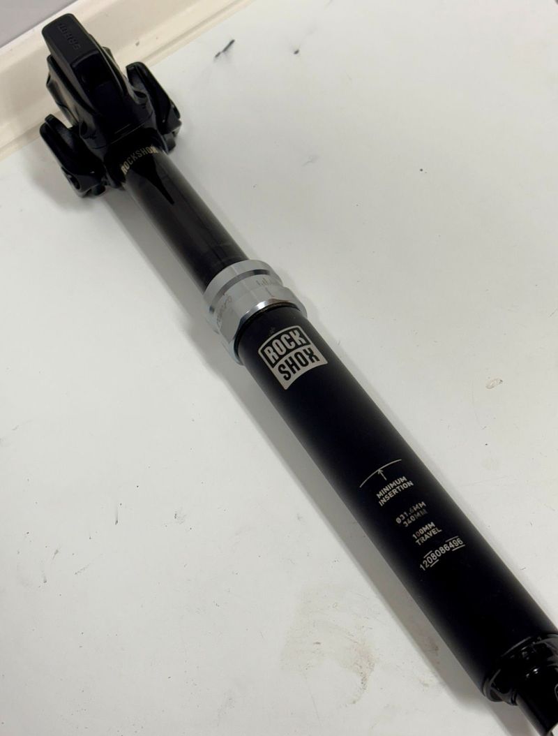 Rock Shox ReverB31.6 AXS 100mm TOP dropper Post Sattelstütze Vari 2025 Saddles & Seatposts d'occasion