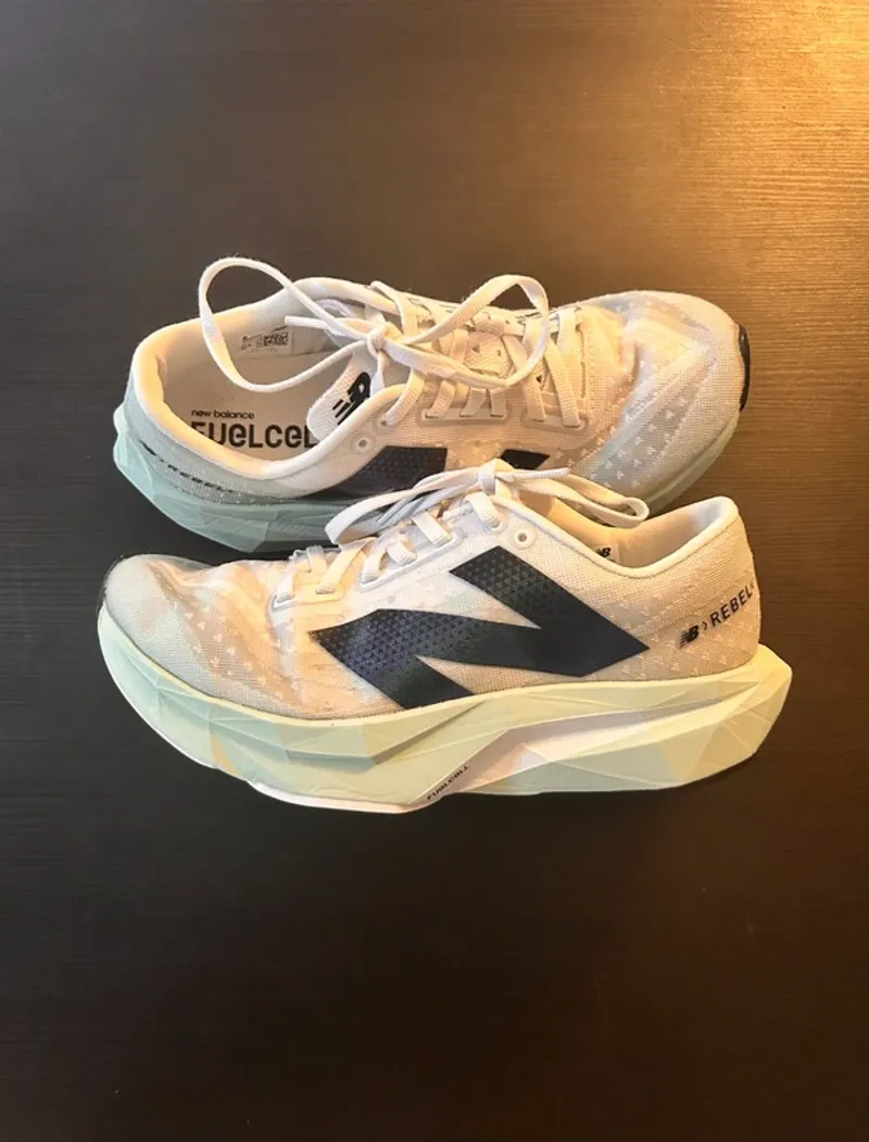 New Balance FuelCell Rebel v4 Running Shoes de segunda mano