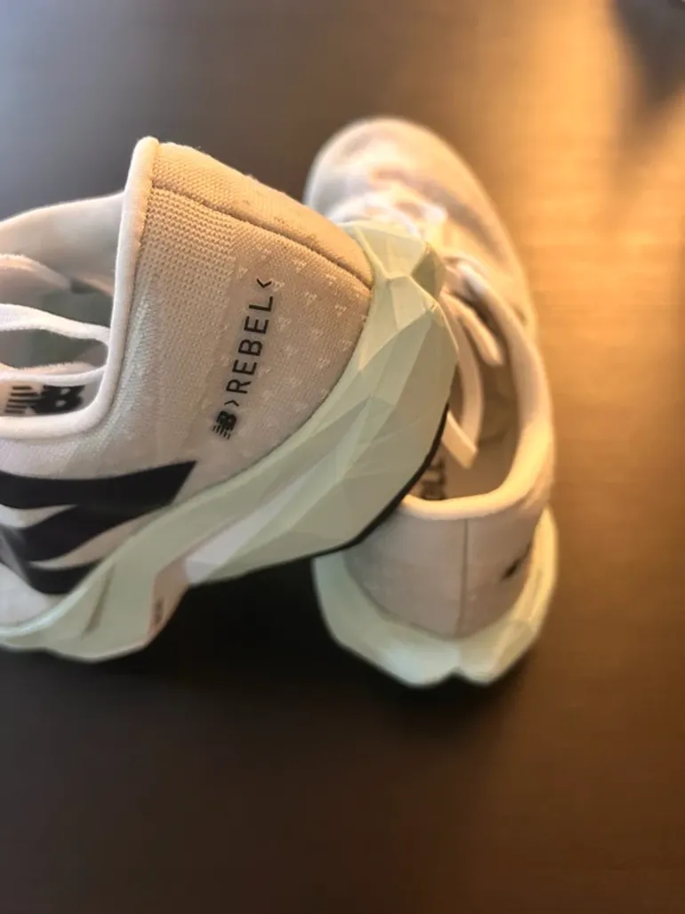 New Balance FuelCell Rebel v4 bike d'occasion — image 3 sur 7
