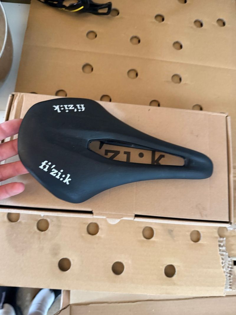 Käytetty Fizik argo vento 00 2026 Saddles & Seatposts