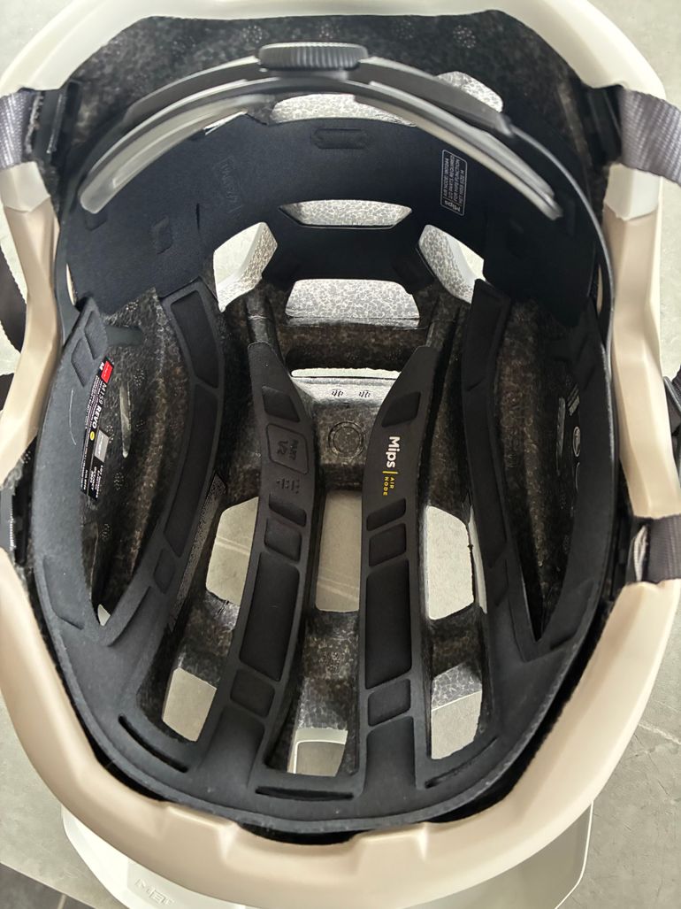 MET revo 2026 bike d'occasion — image 4 sur 4