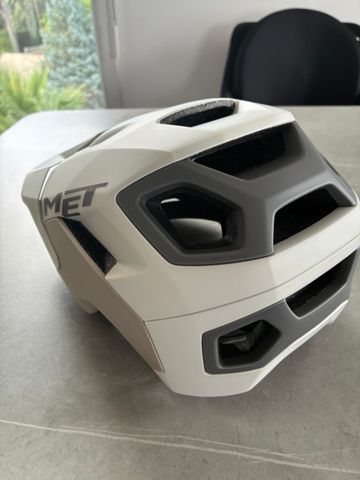 MET revo 2026 bike d'occasion — image 2 sur 4