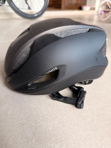 Tweedehands LUMOS helmet 2026 bike — afbeelding 1 van 5